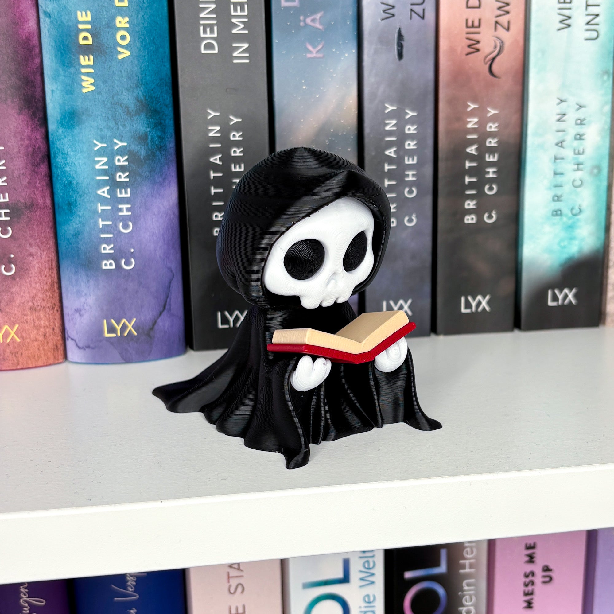 Lesender Sensenmann | Reading Reaper | Deko