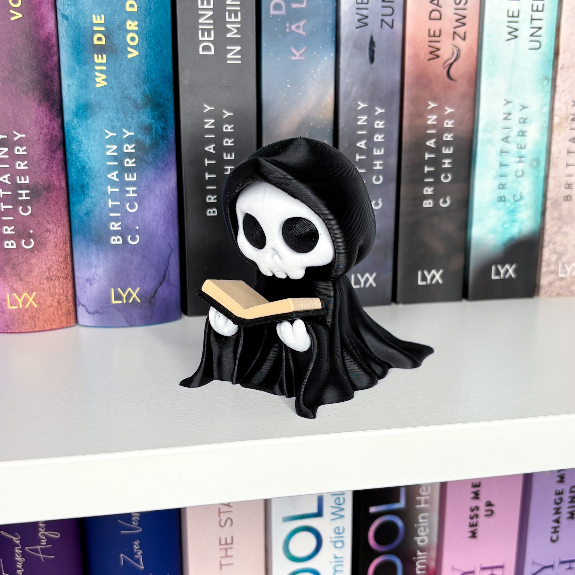 Lesender Sensenmann | Reading Reaper | Deko